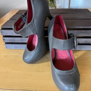Stylish Gray Mary Jane Heels